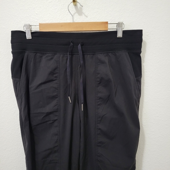 LULULEMON Mid Rise Black Dance Joggers - Picture 8 of 11